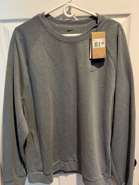 Nike Gray Men's Training Crewneck Sweatshirt